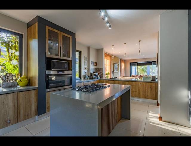 4 BEDROOM HOUSE FOR SALE IN MONTROSE